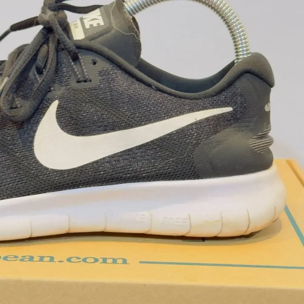 Nike Free RN Womens Size 8 Black White Running Shoes Lifestyle Free Foot Sneaker